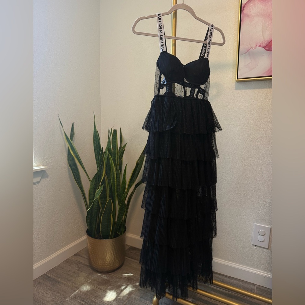 L'ATISTE Black Strapless Tiered Dress